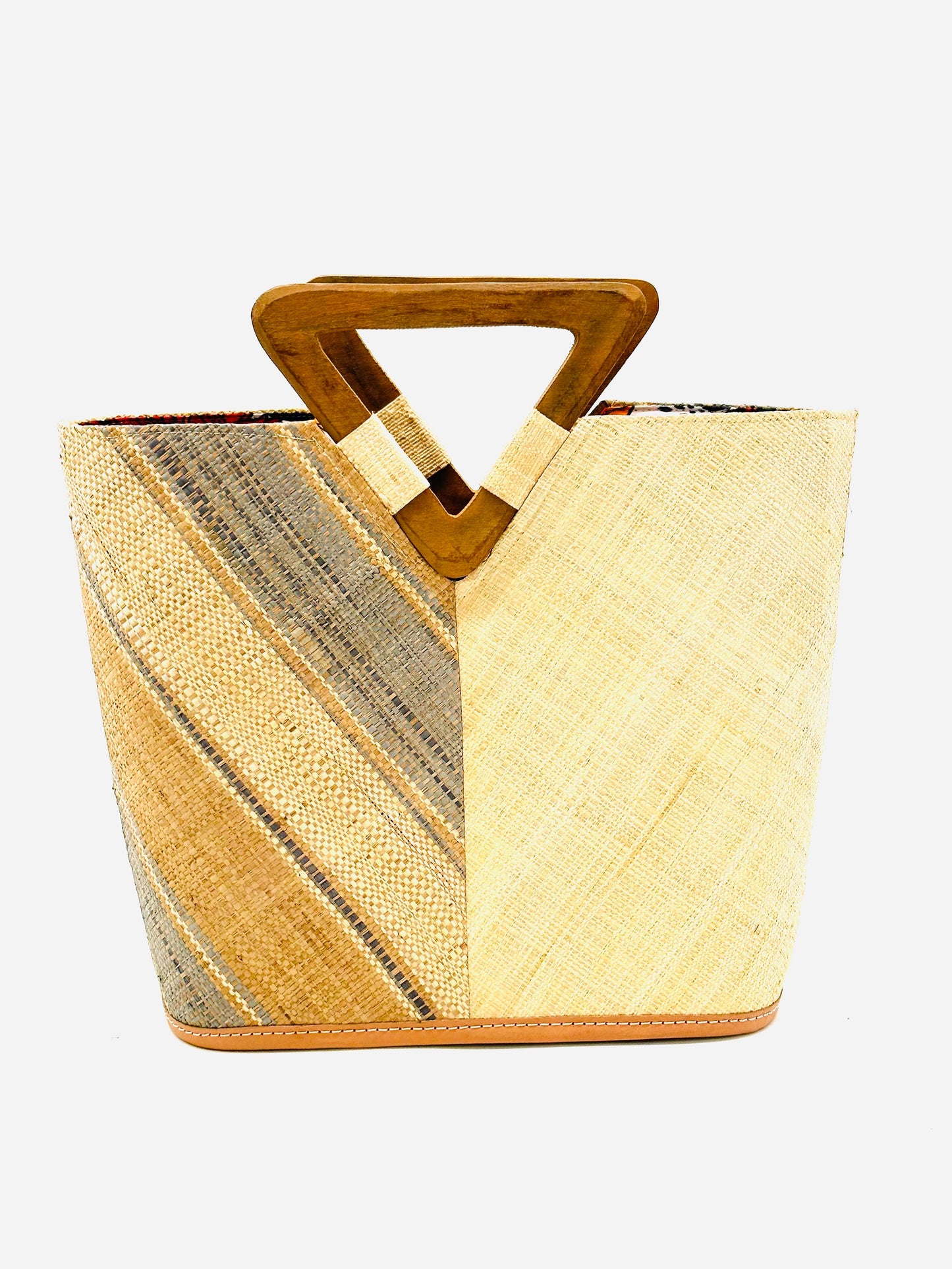 Zuki Two Tone Straw Handbag With Wood Triangle Handle: Blush Swirl