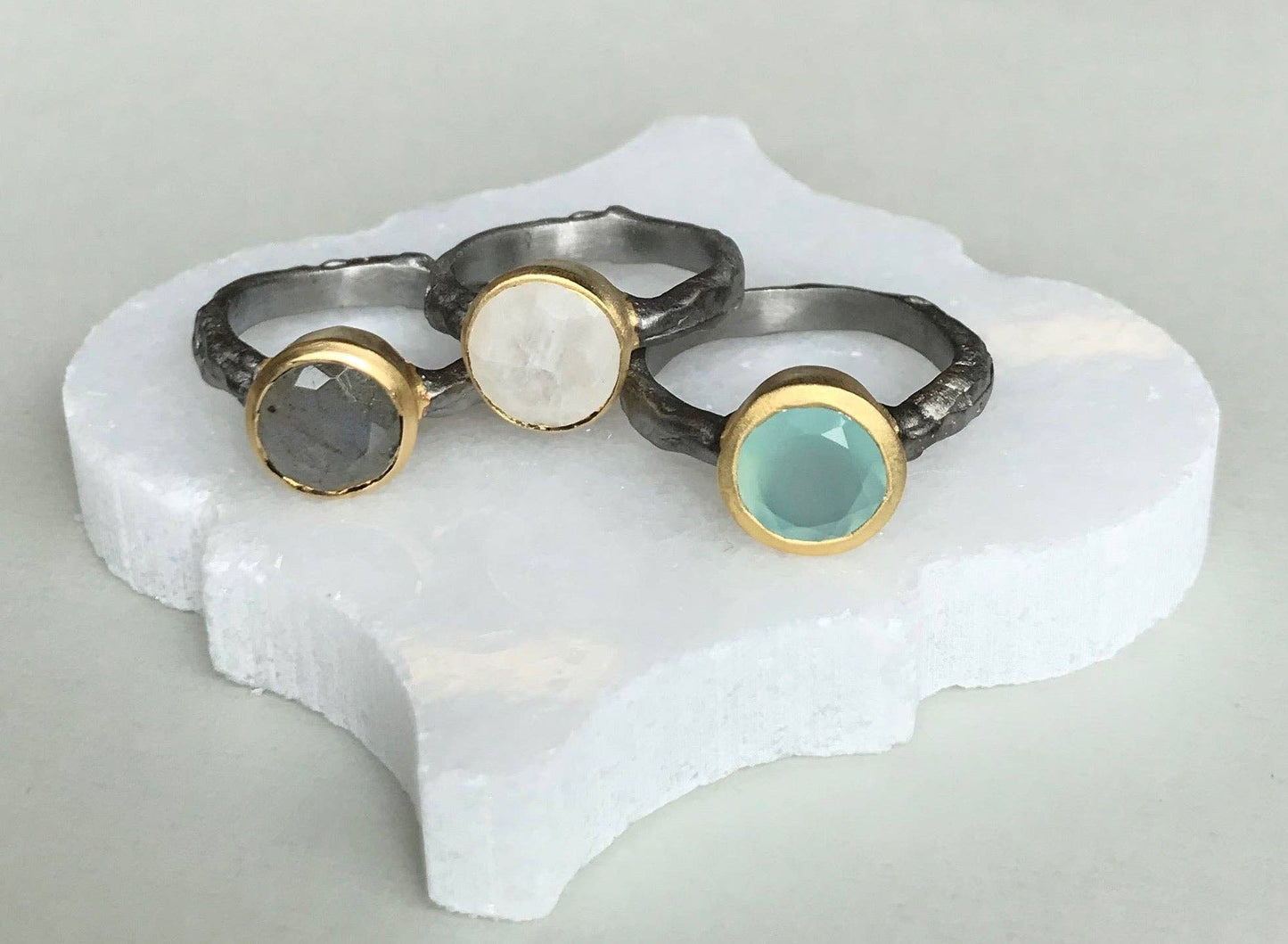 Handmade Gunmetal Stone Ring: 6 / Labradorite