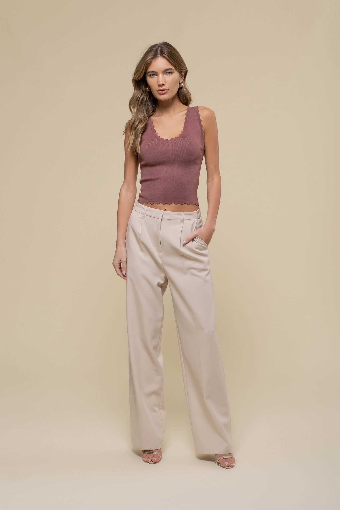 Scallop Edge Knit Tank Top: Red Bean