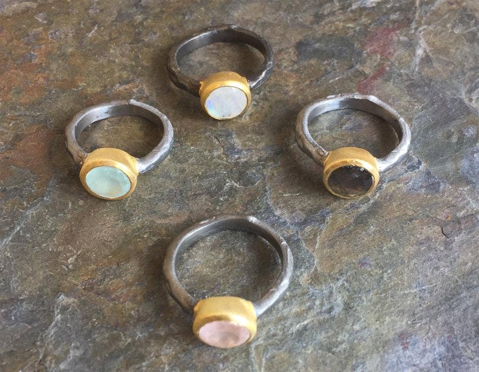 Handmade Gunmetal Stone Ring: 6 / Labradorite