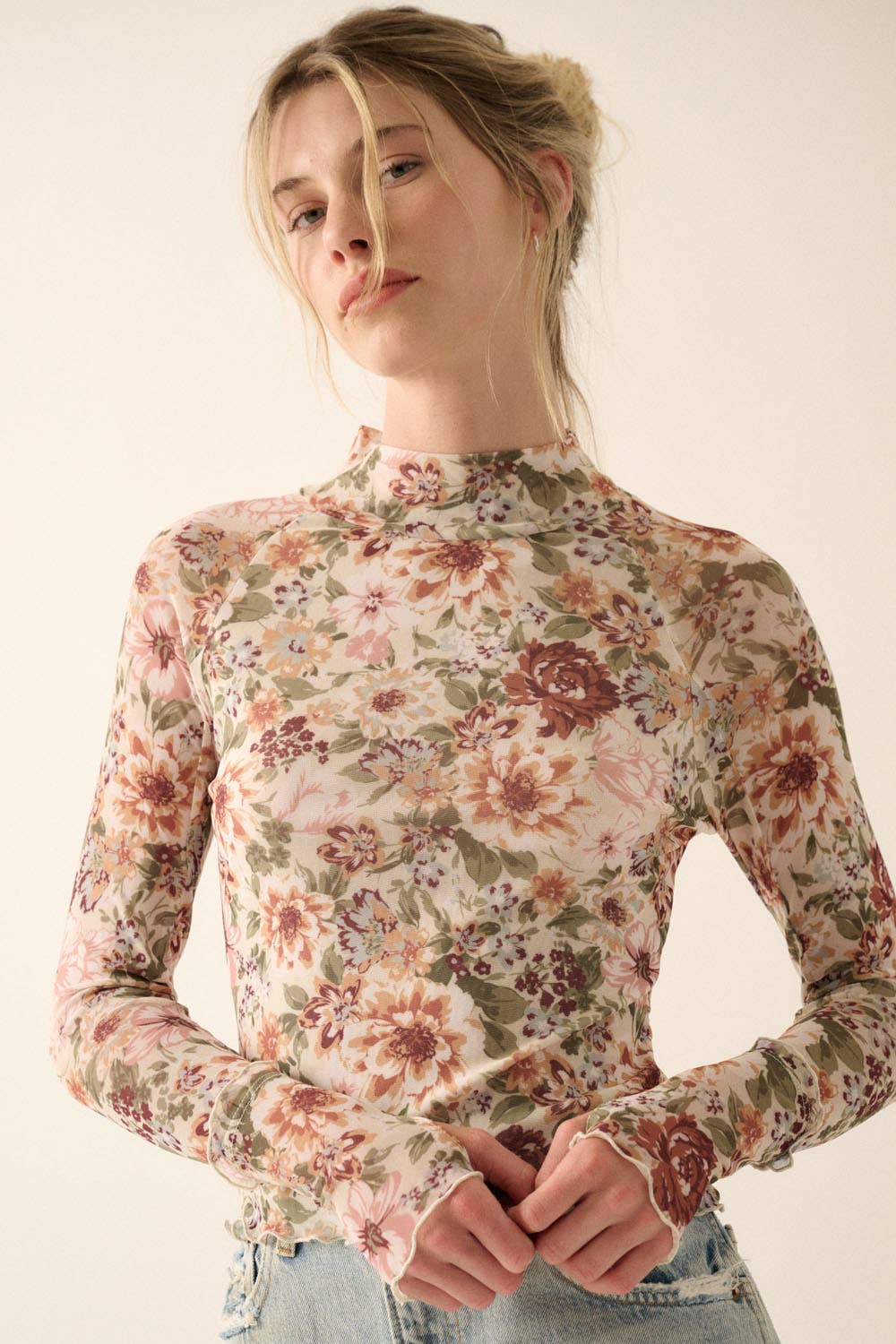Floral Mesh Lettuce-Edge High-Neck Top: Cream