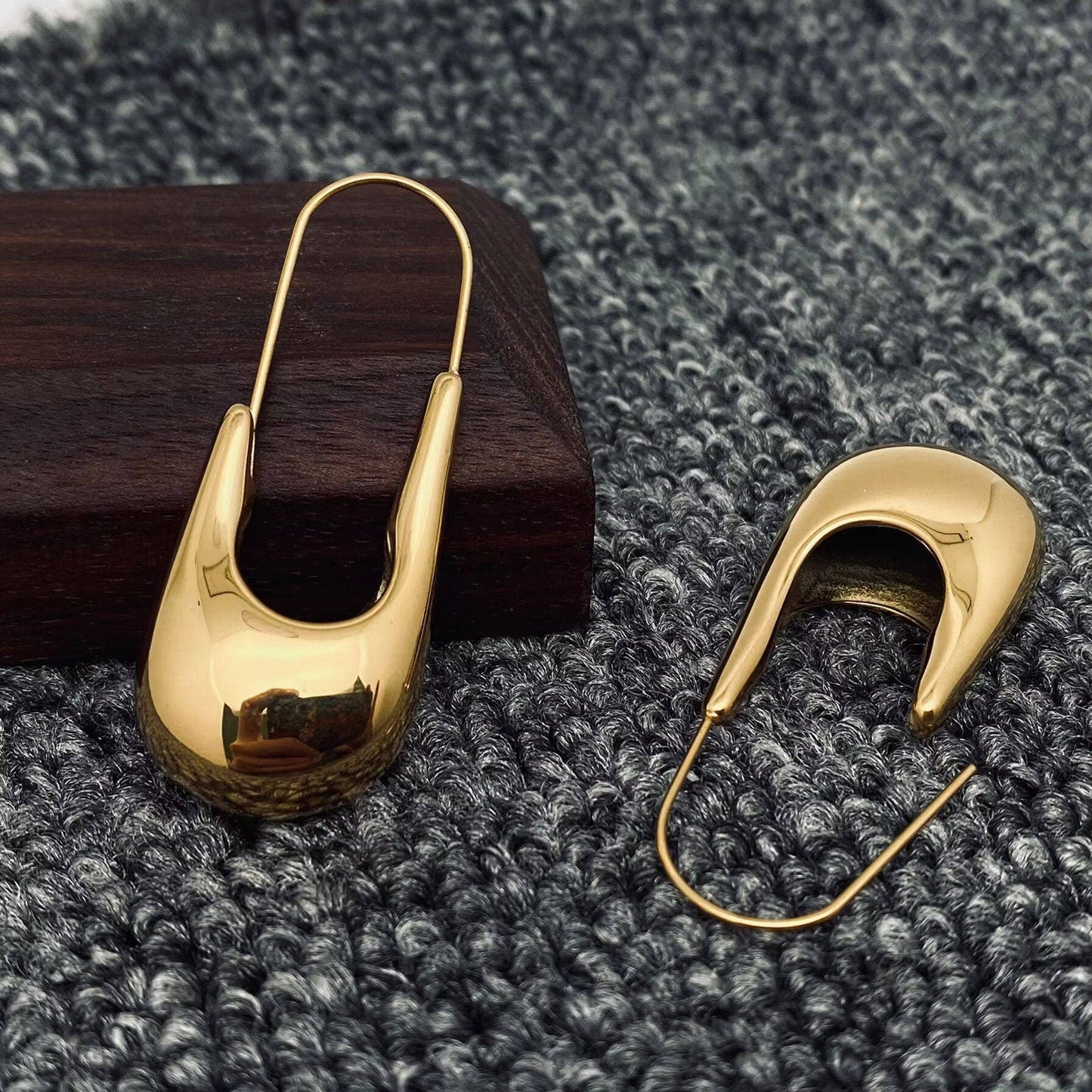 Pin Design Glossy 18K Gold Plated SS Earrings