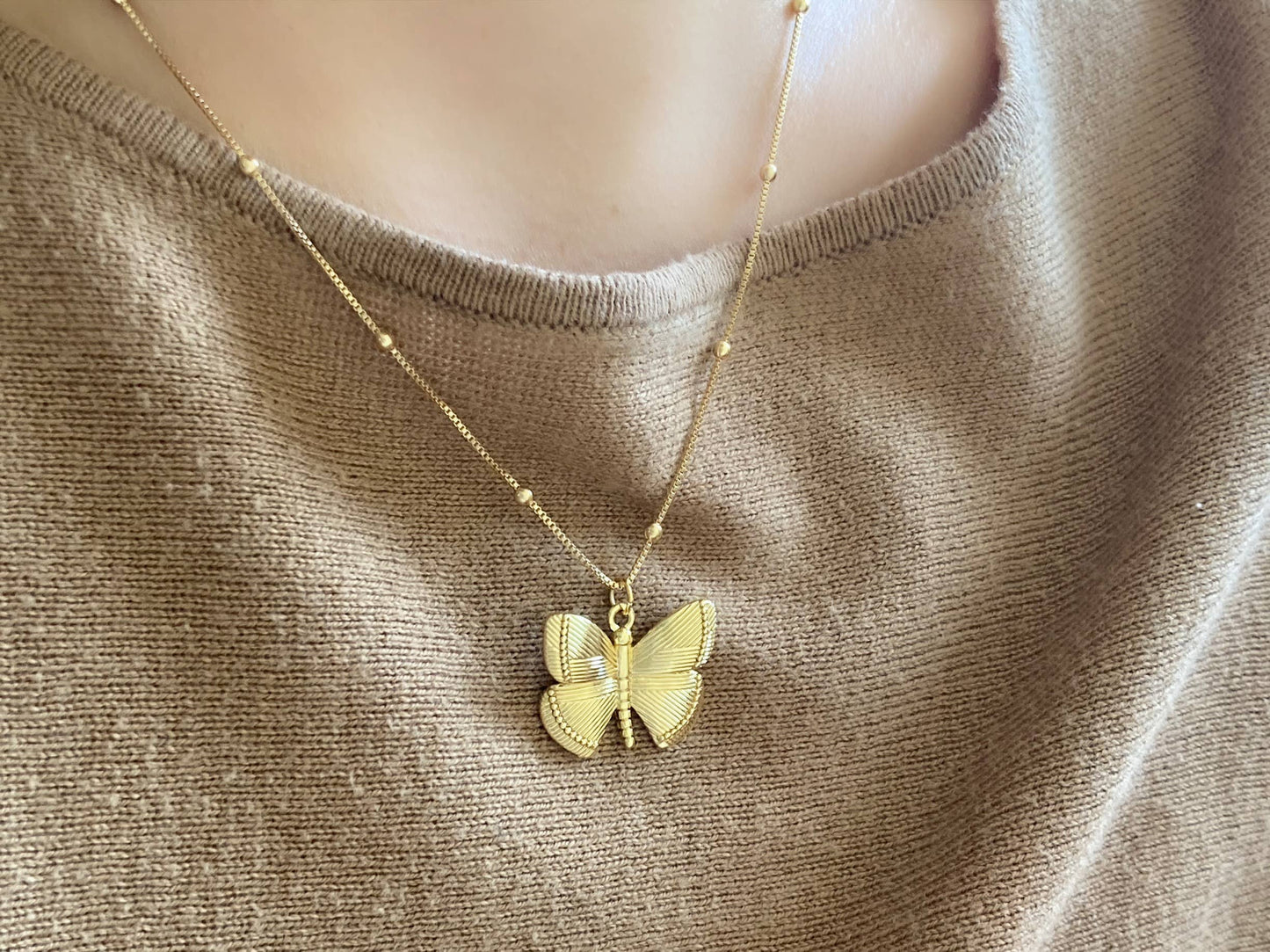 Gold butterfly pendant necklace monarch butterflies wings: Satellite Chain