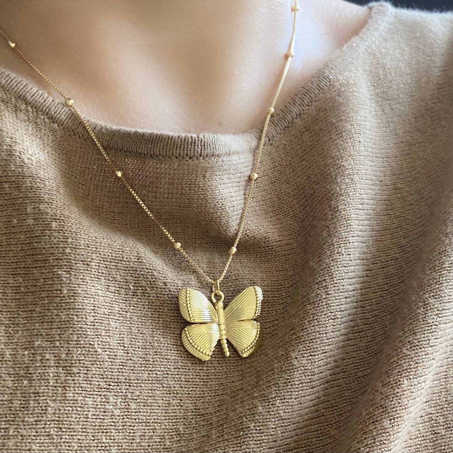 Gold butterfly pendant necklace monarch butterflies wings: Satellite Chain