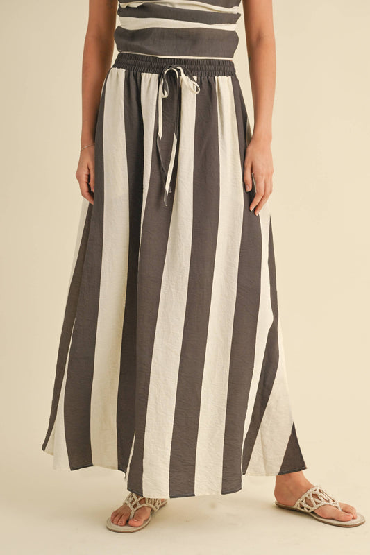 Wide Stripe Pattern Skirt