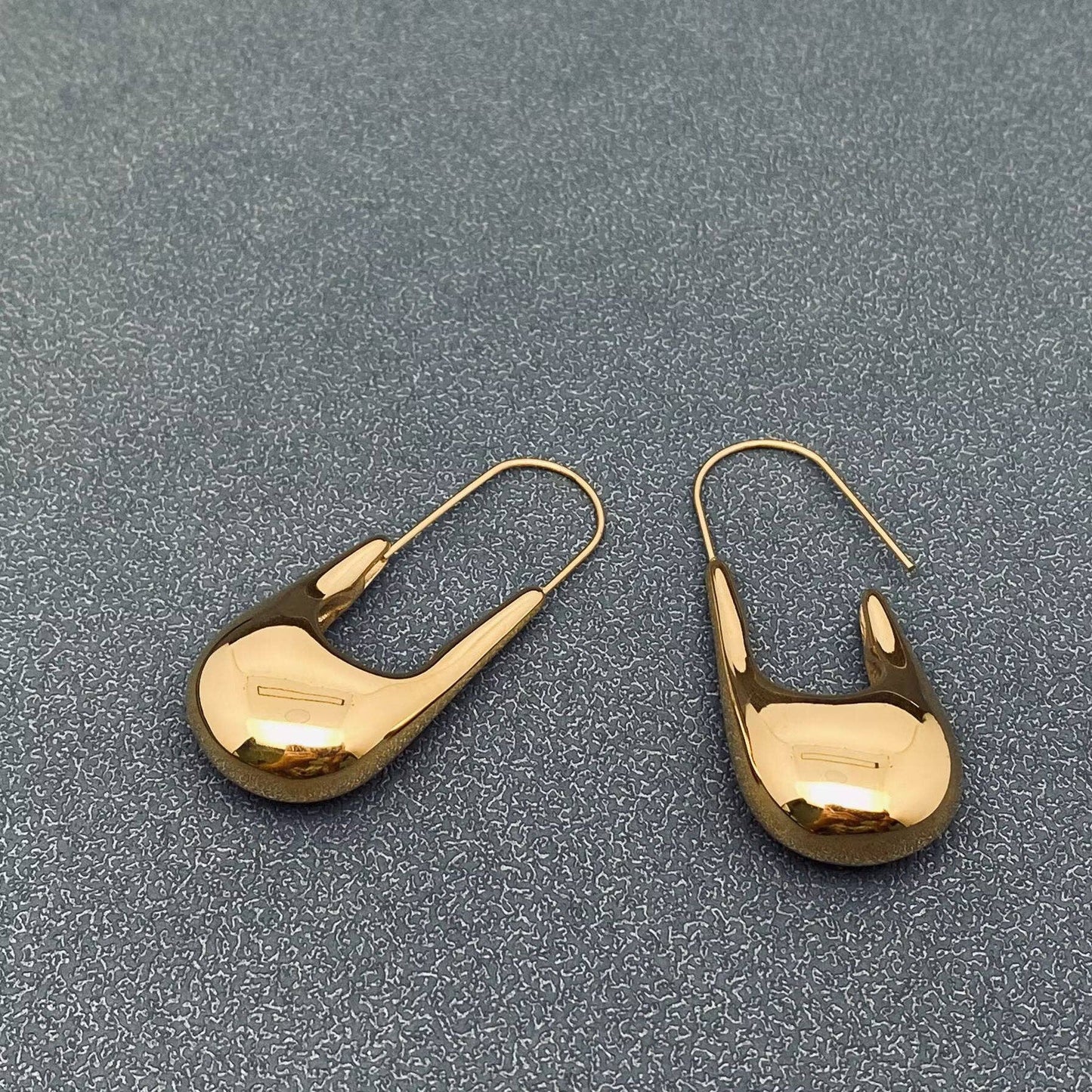 Pin Design Glossy 18K Gold Plated SS Earrings